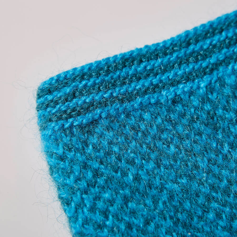 Lavish Purse Knitting Kit (Blue/Green)