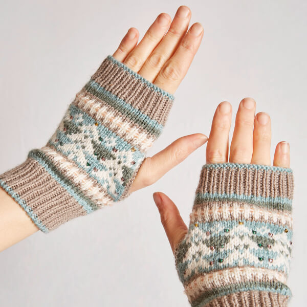 Rockin’ Around Mitts Knitting Kit (2 pairs)